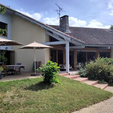 B&B Chez Frederique Et Norbert Mogneneins Exteriör bild