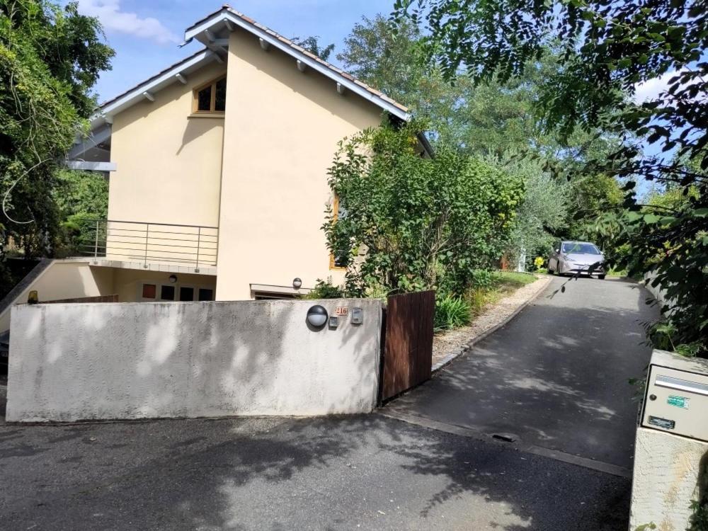 B&B Chez Frederique Et Norbert Mogneneins Exteriör bild